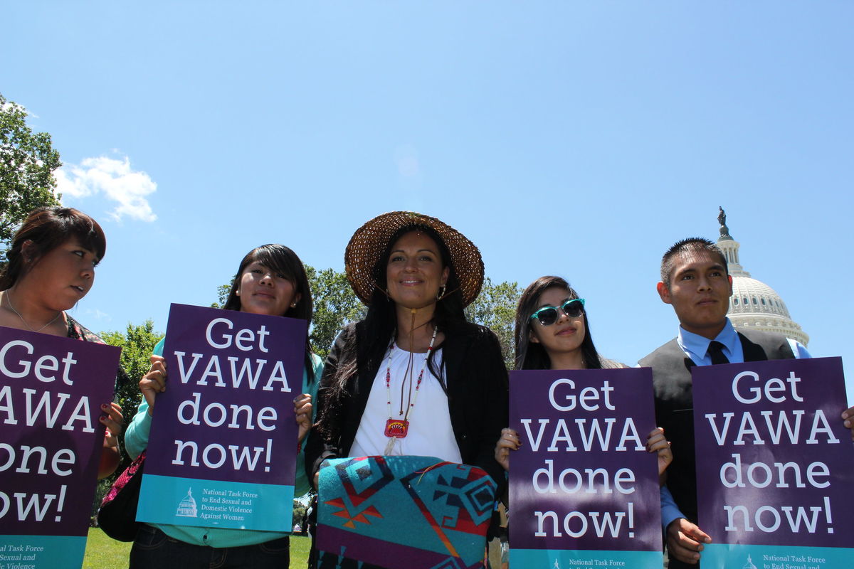 Deborah Parker, Vice Chairwoman of the Tulalip Tribes with Santa Fe Indian School Leadership Institute Students. (June 25, 2012 )